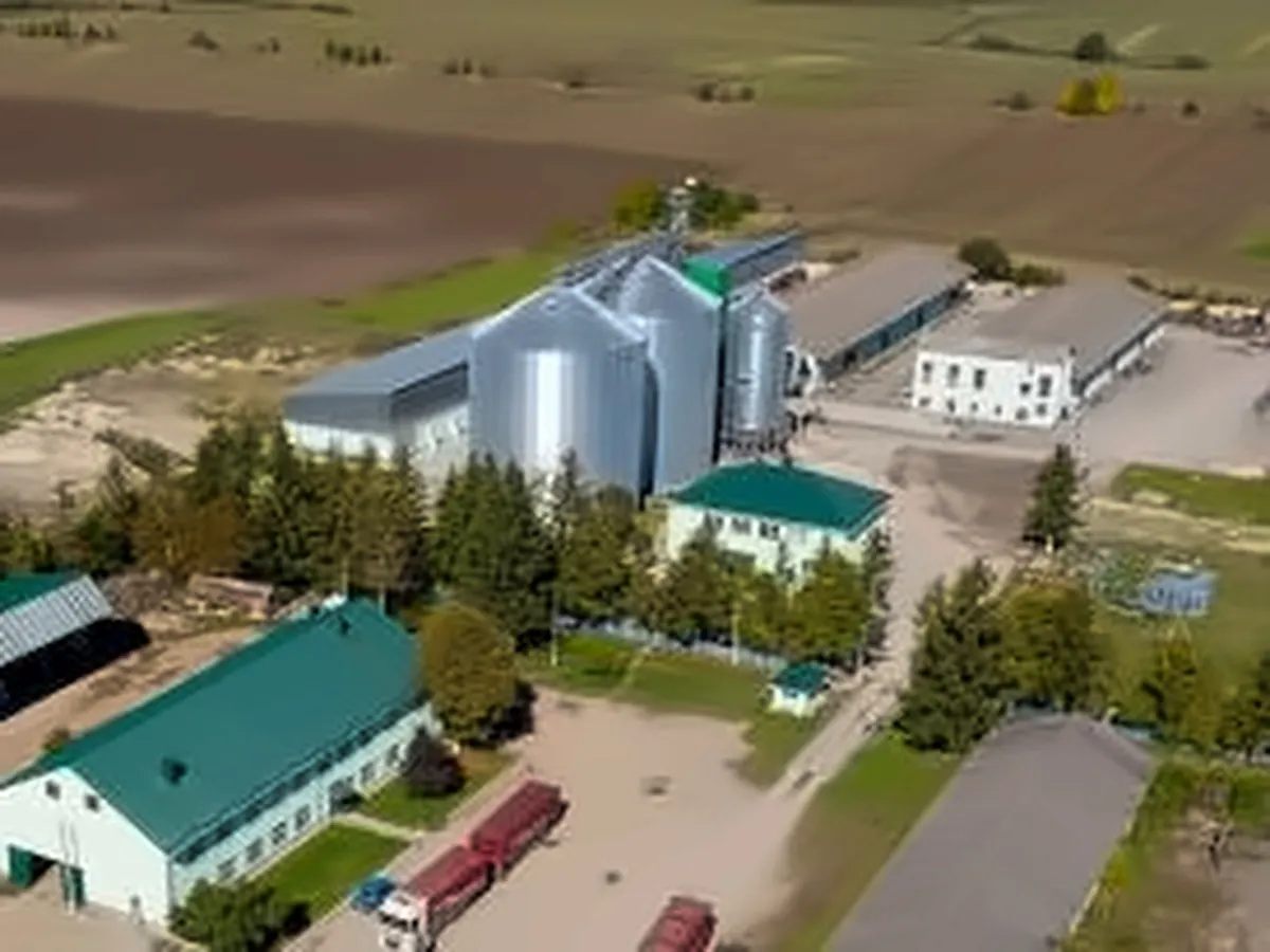 Аерофото елеваторного комплексу зі складами